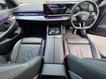 2024 BMW 5-Series - photo 18