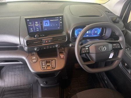 2026 Toyota Proace City - photo 8