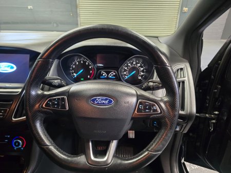 2018 Ford Focus - photo 15