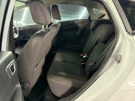 2016 Ford Fiesta - photo 19