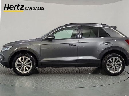 2024 Volkswagen T-Roc - photo 2