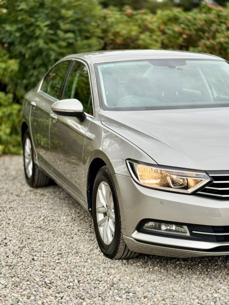 2015 Volkswagen Passat - photo 3