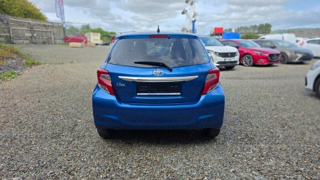 2015 Toyota Vitz - photo 7