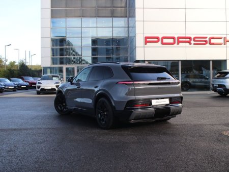 2026 Porsche Cayenne - photo 2