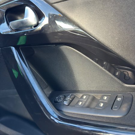 2017 Peugeot 208 - photo 26