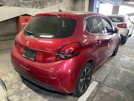 2018 Peugeot 208 - photo 2