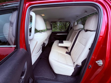 2024 Toyota Hilux - photo 13