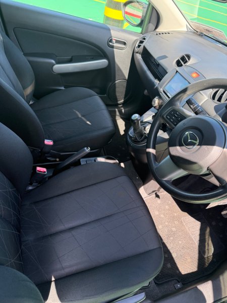 2012 Mazda Demio - photo 10