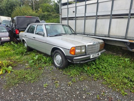 1984 Mercedes 300 D