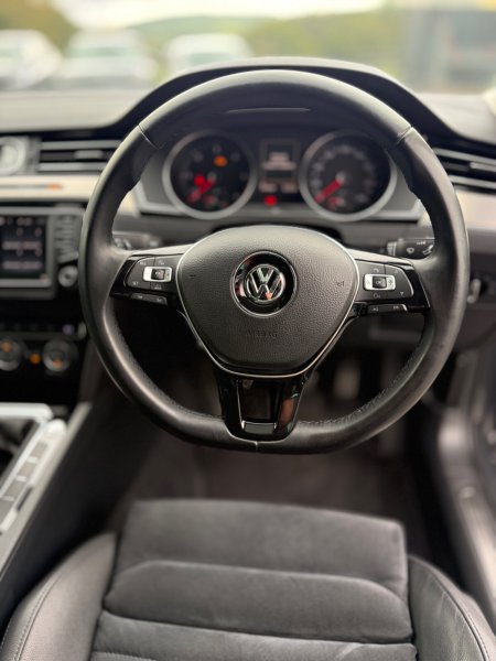 2015 Volkswagen Passat - photo 17