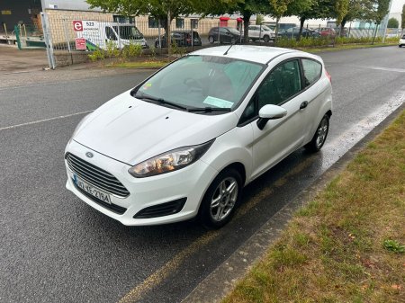 2014 Ford Fiesta - photo 2