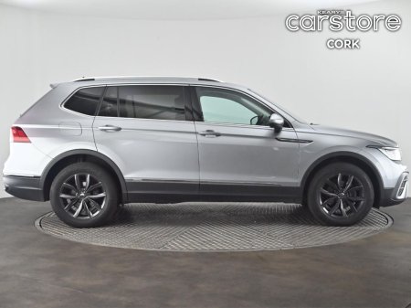 2023 Volkswagen Tiguan Allspace - photo 2