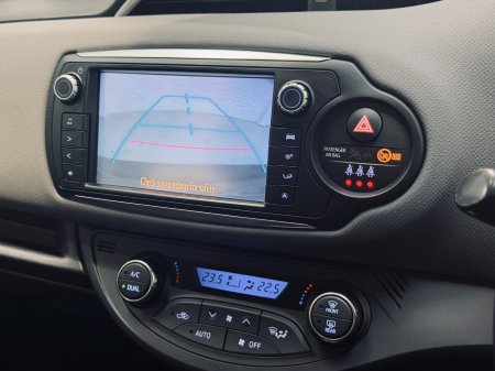 2016 Toyota Yaris - photo 15