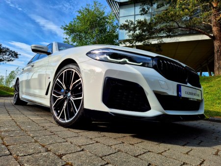 2022 BMW 5-Series - photo 2
