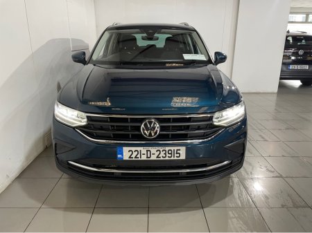 2022 Volkswagen Tiguan - photo 2