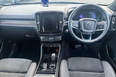 2025 Volvo XC40 - photo 11
