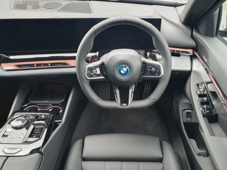 2026 BMW 5-Series - photo 5