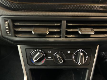 2025 Volkswagen Polo - photo 8