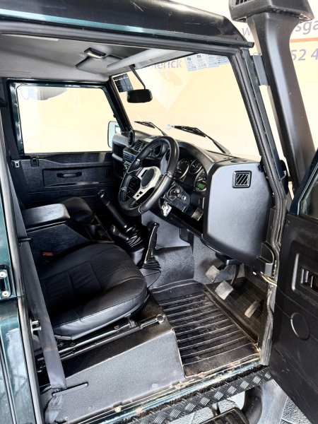 2014 Land Rover Defender - photo 8