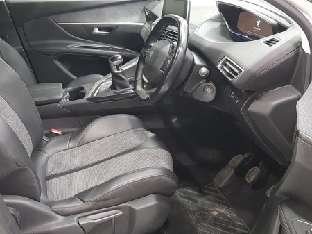 2018 Peugeot 5008 - photo 10