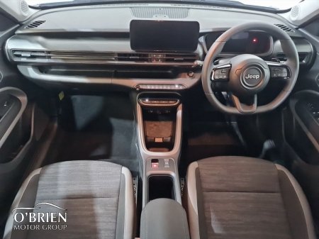 2024 Jeep Avenger - photo 2