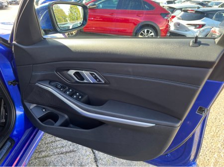 2022 BMW 3-Series - photo 12