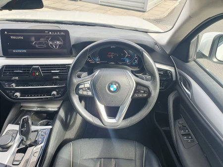 2021 BMW 5-Series - photo 4