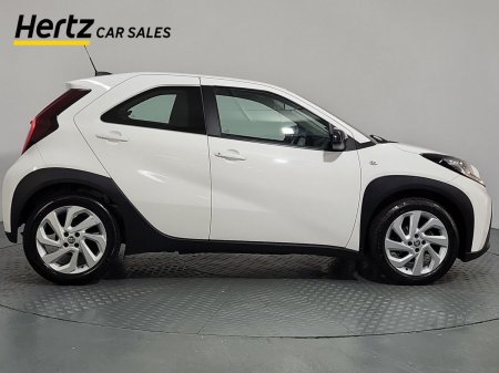 2023 Toyota Aygo X - photo 2