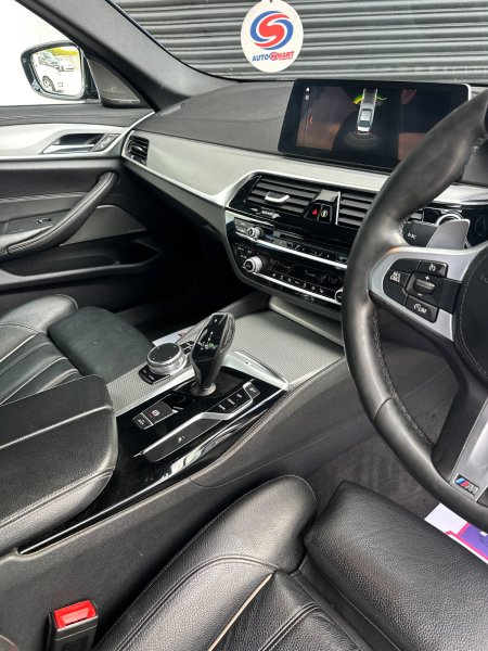 2018 BMW 5-Series - photo 23