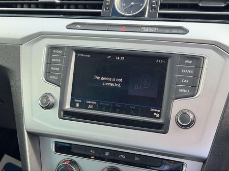 2017 Volkswagen Passat - photo 14