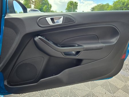 2016 Ford Fiesta - photo 18