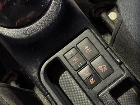 2017 Toyota Vitz - photo 25