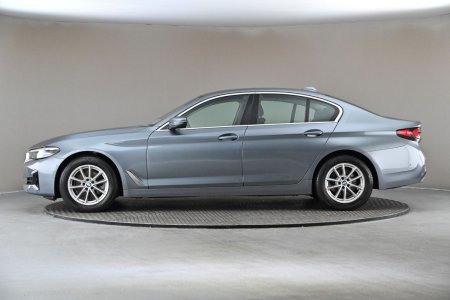 2022 BMW 5-Series - photo 5