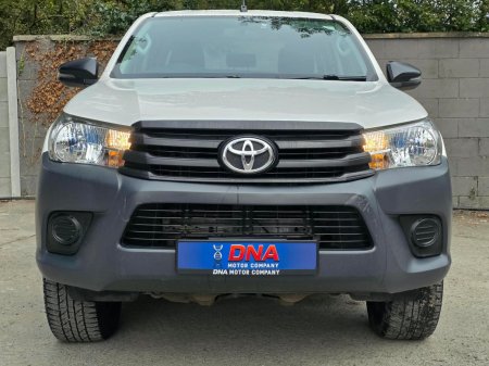 2019 Toyota Hilux - photo 2