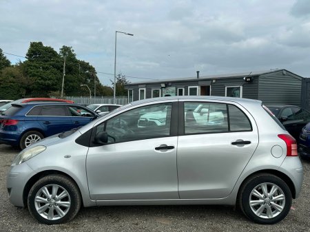 2011 Toyota Yaris - photo 8