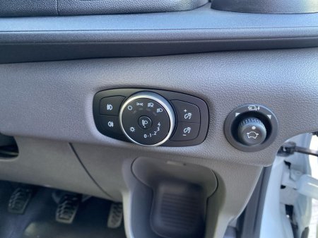2026 Ford Transit Minibus - photo 16