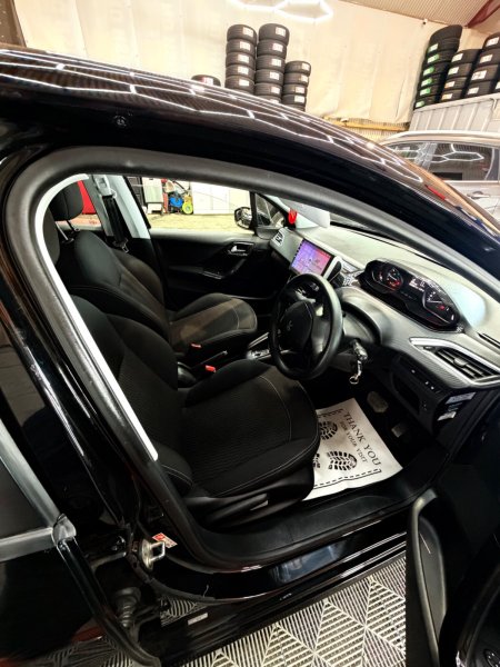 2017 Peugeot 208 - photo 24