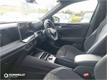 2025 Volkswagen Tiguan - photo 2
