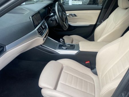 2022 BMW 3-Series - photo 12