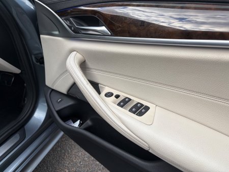 2017 BMW 5-Series - photo 14
