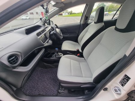 2017 Toyota Aqua - photo 13