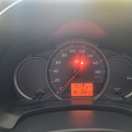 2014 Toyota Vitz - photo 10