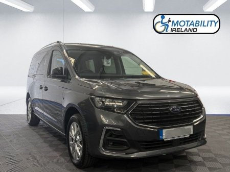 2026 Ford Tourneo Connect Dual Drive From Wheelchair / Up-front Passenger