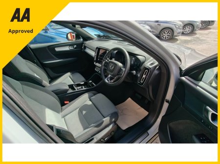 2023 Volvo XC40 - photo 17