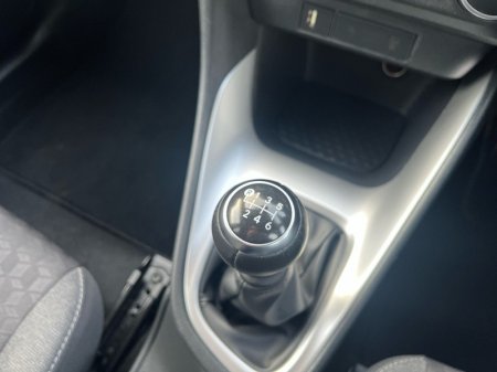 2024 Toyota Yaris - photo 13
