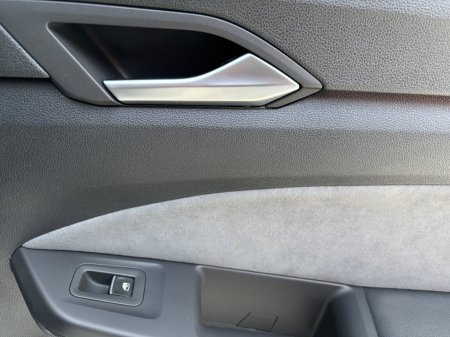 2023 Volkswagen Golf - photo 30