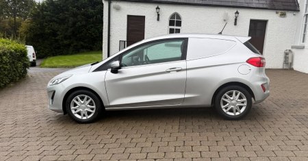 2020 Ford Fiesta - photo 6