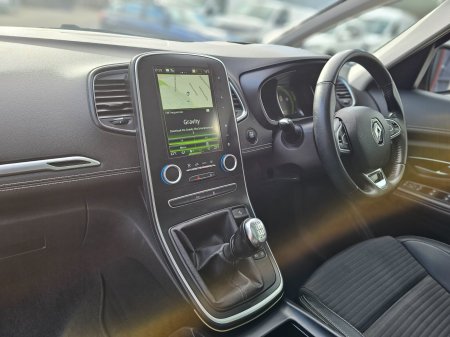 2017 Renault Scenic - photo 17
