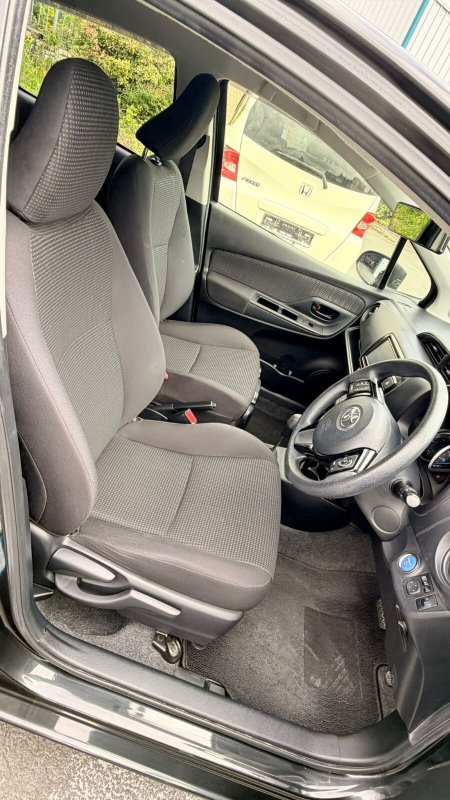2019 Toyota Vitz - photo 7