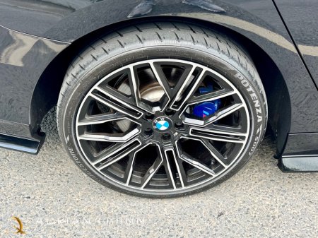 2024 BMW 5-Series - photo 6